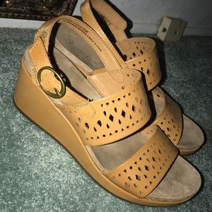 Sandal heels